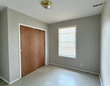 2531 N Tripp Avenue - Photo Thumbnail 5
