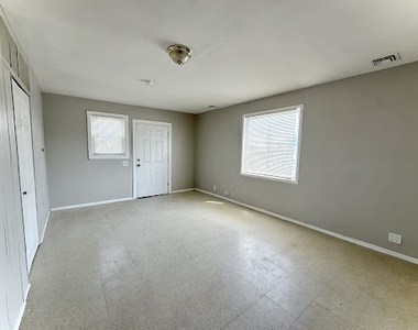 2531 N Tripp Avenue - Photo Thumbnail 3