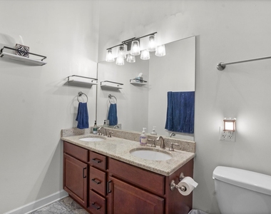 3734 N Wilton Avenue - Photo Thumbnail 8