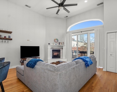 3734 N Wilton Avenue - Photo Thumbnail 1