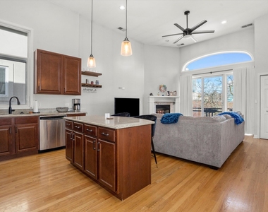 3734 N Wilton Avenue - Photo Thumbnail 4