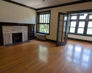 607 E 60th Street - Photo Thumbnail 2