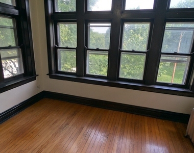 607 E 60th Street - Photo Thumbnail 3