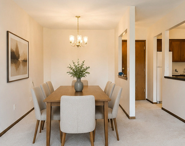 6400 W Berteau Avenue - Photo Thumbnail 3