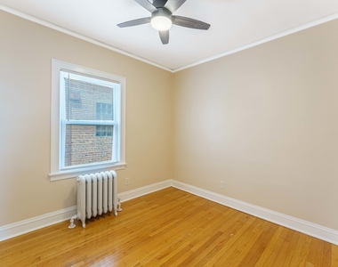 2125 Wesley Avenue - Photo Thumbnail 11