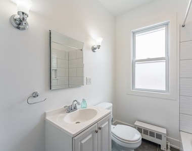 2125 Wesley Avenue - Photo Thumbnail 9