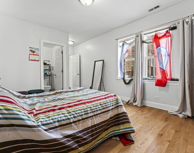 6319 N Sacramento Avenue - Photo Thumbnail 8