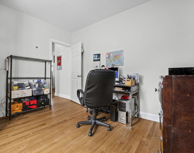 6319 N Sacramento Avenue - Photo Thumbnail 12