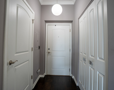 3954 N Oriole Avenue - Photo Thumbnail 23