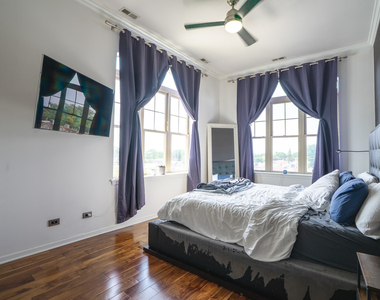 3954 N Oriole Avenue - Photo Thumbnail 14