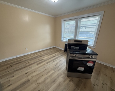 2249 S Gunderson Avenue - Photo Thumbnail 6