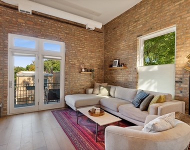 1243 N Wolcott Avenue - Photo Thumbnail 7