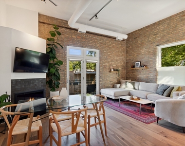 1243 N Wolcott Avenue - Photo Thumbnail 6