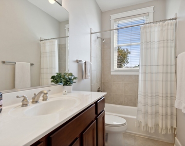 1243 N Wolcott Avenue - Photo Thumbnail 23
