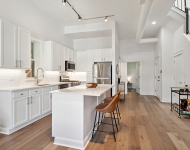 1243 N Wolcott Avenue - Photo Thumbnail 10