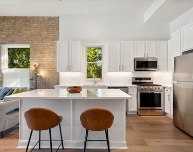 1243 N Wolcott Avenue - Photo Thumbnail 3