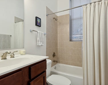 1243 N Wolcott Avenue - Photo Thumbnail 12