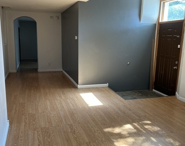 2724 W Chicago Avenue - Photo Thumbnail 11