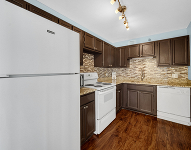 200 N Dearborn Street - Photo Thumbnail 4