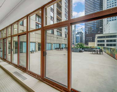 200 N Dearborn Street - Photo Thumbnail 8