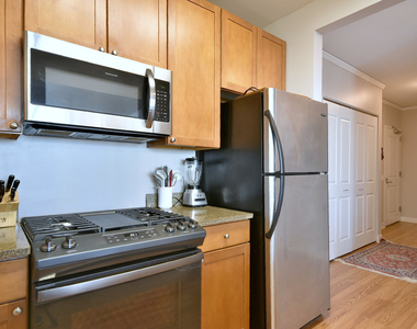 200 N Jefferson Street - Photo Thumbnail 10