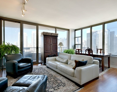 200 N Jefferson Street - Photo Thumbnail 2