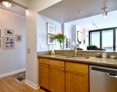 200 N Jefferson Street - Photo Thumbnail 9