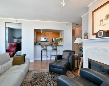 200 N Jefferson Street - Photo Thumbnail 5