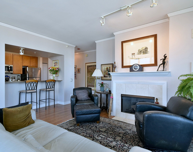 200 N Jefferson Street - Photo Thumbnail 3