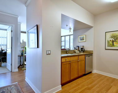 200 N Jefferson Street - Photo Thumbnail 7