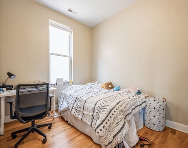 921 S Oakley Boulevard - Photo Thumbnail 10