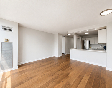405 N Wabash Avenue - Photo Thumbnail 3
