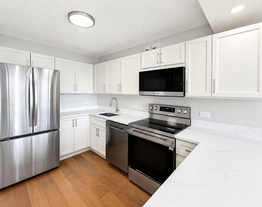 405 N Wabash Avenue - Photo Thumbnail 2