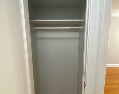 6514 N Glenwood Avenue - Photo Thumbnail 2