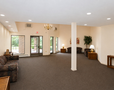 1500 Robin Circle - Photo Thumbnail 14