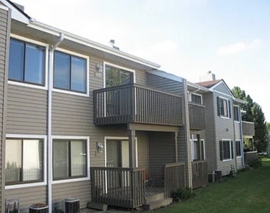 995 S Pinetree Circle - Photo Thumbnail 1