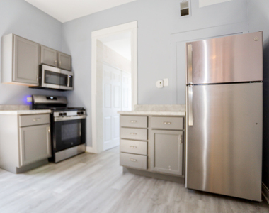 3525 W Dickens Avenue - Photo Thumbnail 1