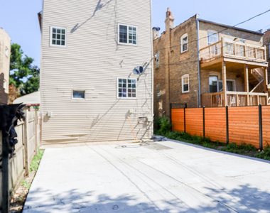 3525 W Dickens Avenue - Photo Thumbnail 13