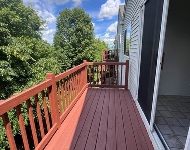 1429 Meadowsedge Lane - Photo Thumbnail 8