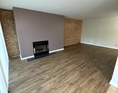 6000 Oakwood Drive - Photo Thumbnail 15