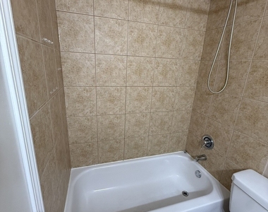 6000 Oakwood Drive - Photo Thumbnail 6
