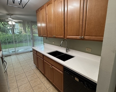 6000 Oakwood Drive - Photo Thumbnail 11