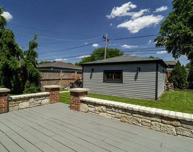 2537 Willow Street - Photo Thumbnail 2