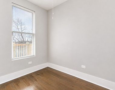2117 W 18th Street - Photo Thumbnail 6