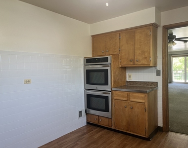 9515 S Michigan Avenue - Photo Thumbnail 9