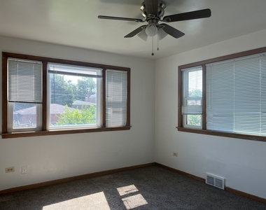9515 S Michigan Avenue - Photo Thumbnail 6