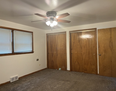 9515 S Michigan Avenue - Photo Thumbnail 3