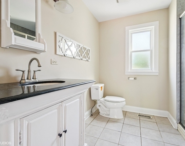 344 W Maple Street - Photo Thumbnail 8