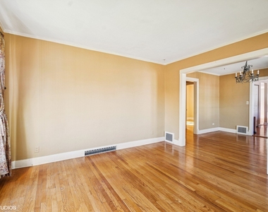 344 W Maple Street - Photo Thumbnail 2