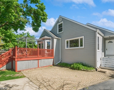 344 W Maple Street - Photo Thumbnail 15